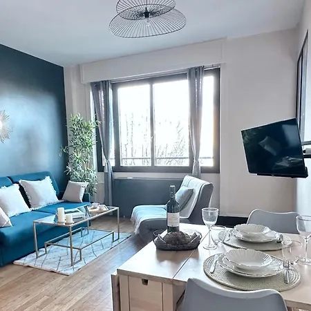Stylish Apartment With A Balcony In Paris Exterior photo