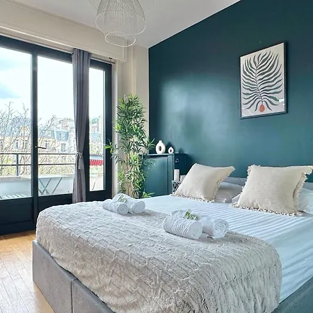 Stylish Apartment With A Balcony In Paris Exterior photo
