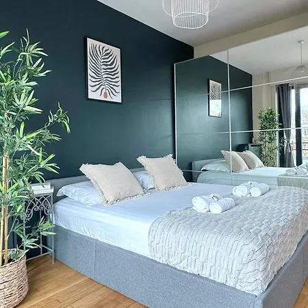 Stylish Apartment With A Balcony In Paris Exterior photo