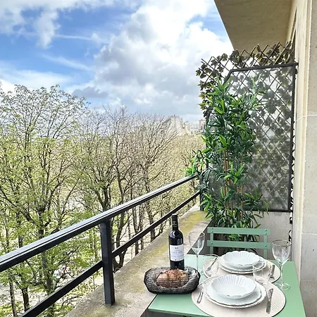 Stylish Apartment With A Balcony In Paris Exterior photo