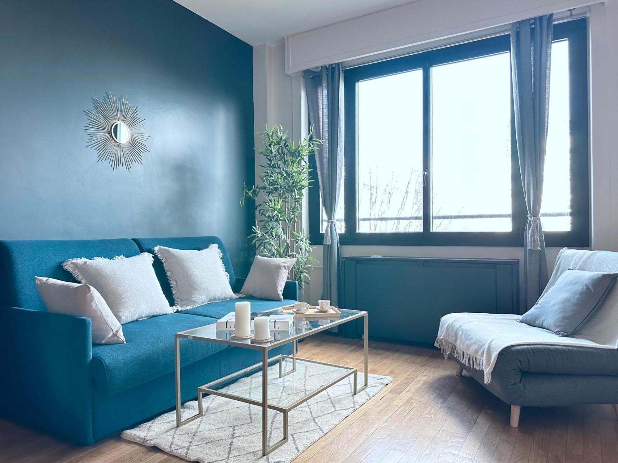 Stylish With A Balcony In Paris