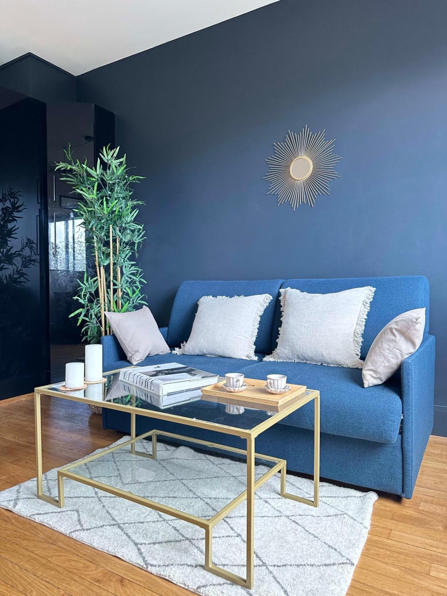 Stylish With A Balcony In Apartment